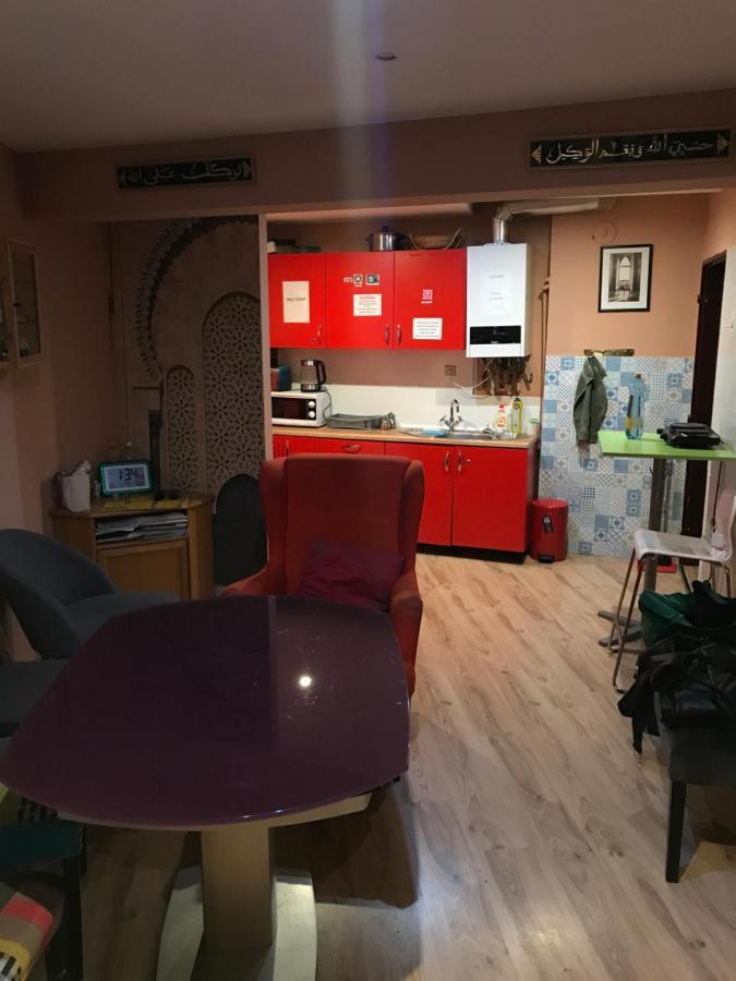 Backpacker Hostel Praga Zewnętrze zdjęcie